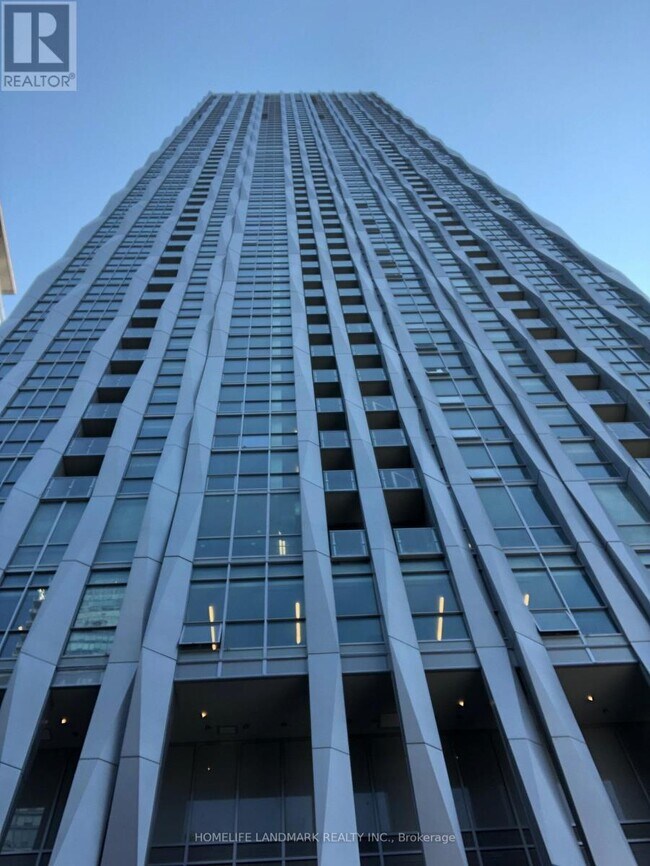 Photo - 1 Yorkville Ave Unit 704