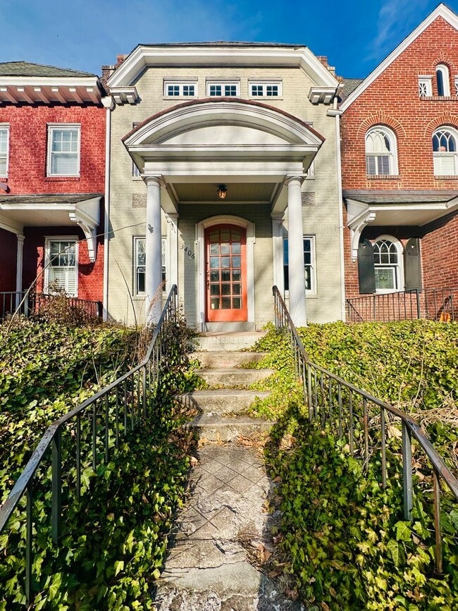 3406 Ellwood Ave