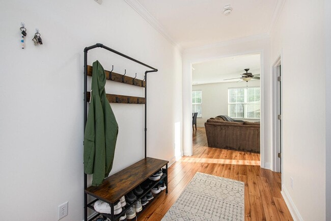 Photo - 520 Crossland Dr