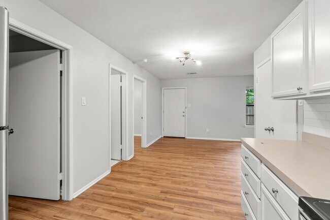 Photo - 1208 Hillyer St