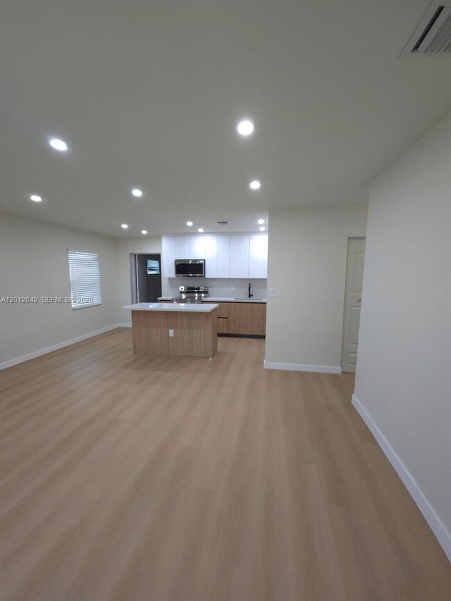 Photo - 720 NW 33rd Terrace