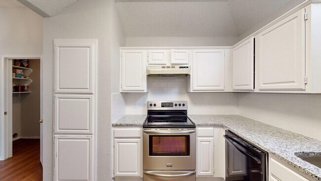 2089 Bronco Ln