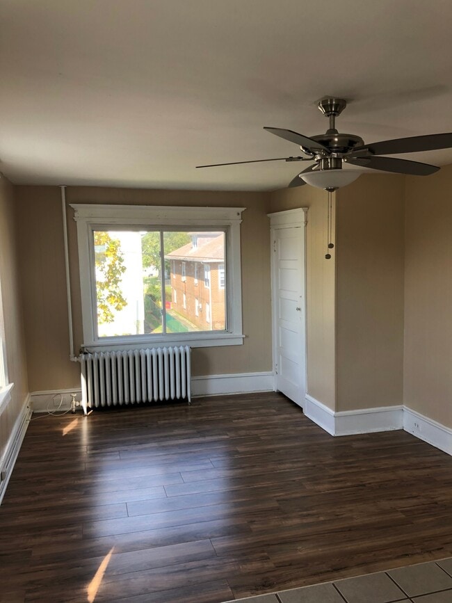 1532 Emerson Pl Unit 2nd Floor