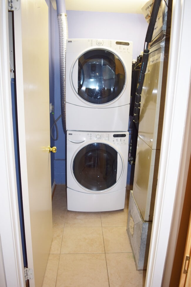 Photo - 9745 Lake Shore Dr