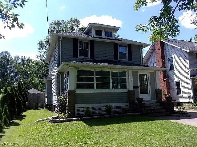 fachada de la casa - 353 N Chestnut St