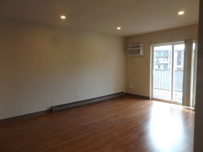 Photo - 710 W Huntington Commons Rd Unit 3A