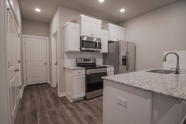 Photo - 4 bedroom 3.5 bath home!