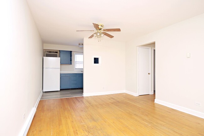 Photo - Student-Friendly Ivy Rd Apartment Near Foods of All Nations Unit Ivy Rd 2114 #05