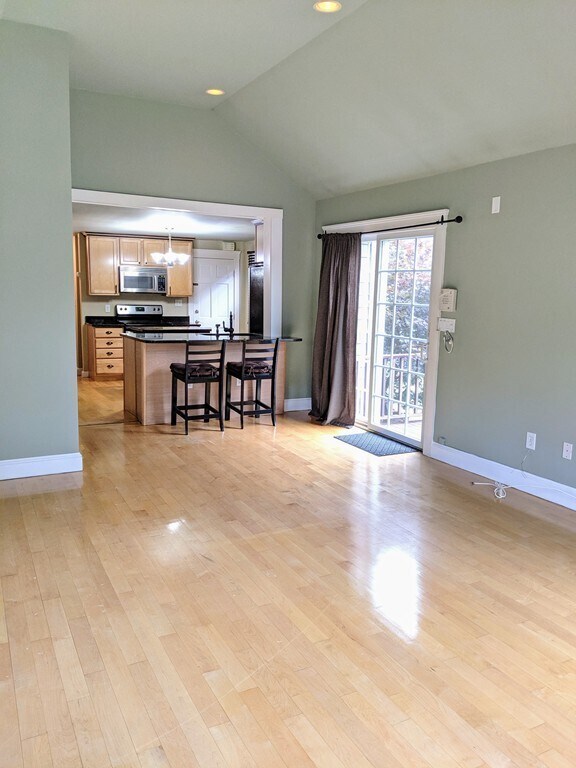 Photo - 10 Woodbury Ct Unit 1