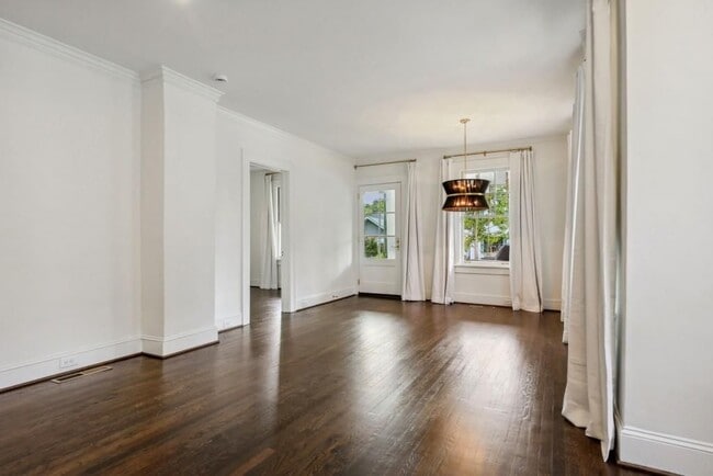 Photo - 2140 Fairhaven Cir NE