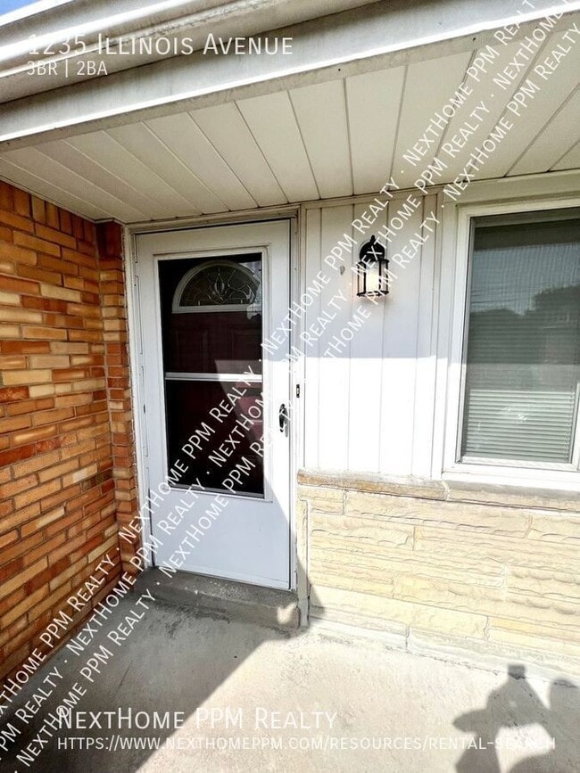 Photo - 1235 Illinois Ave