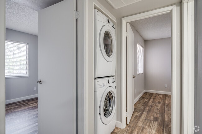 2HAB, 2BA - 950 ft²