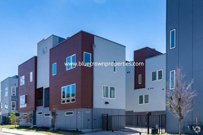 Building Photo - 1515 S Akard St Rental