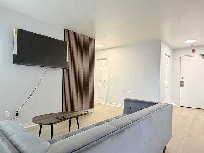 Photo - 1980 Wyandotte St W Unité 203