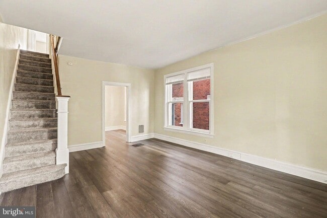Photo - 1851 Spencer St
