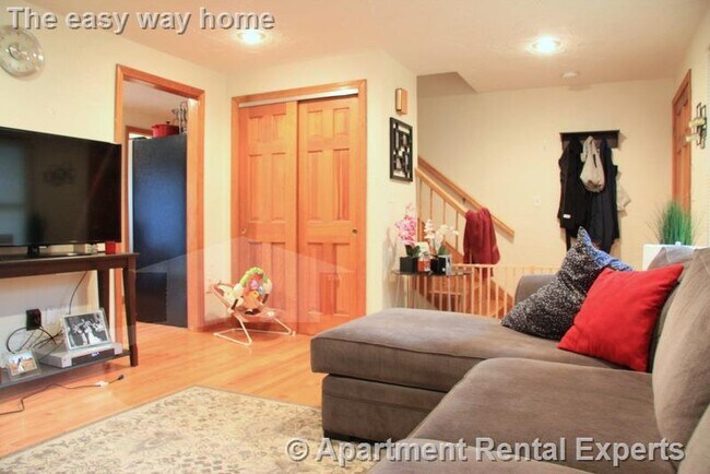 Photo - 201 Sherman St