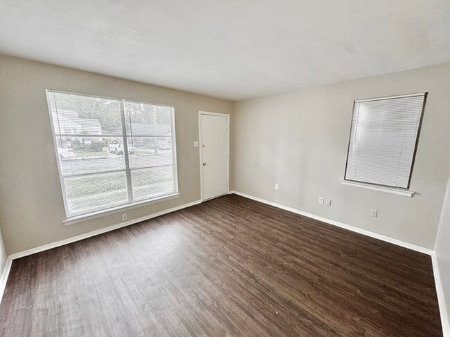 Photo - 3190 Coleman Ave