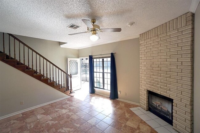 Photo - 1307 Kinney Ave Unit 117