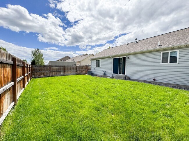 Photo - 3 Bed - 2 Bath - Fenced Yard
