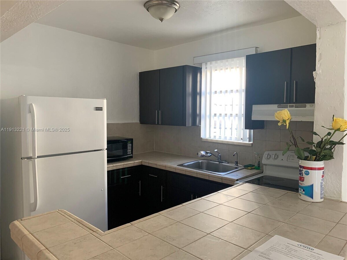 Photo - 2500 NW 24th Ave Unit 1