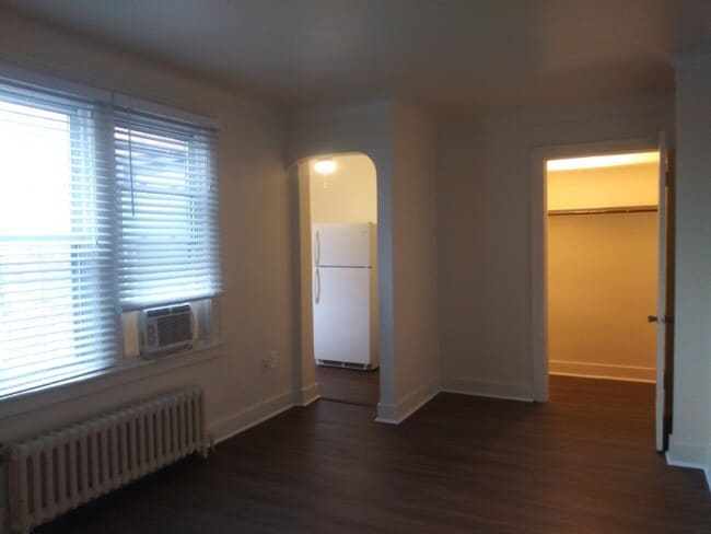 Photo - 808 N Main St