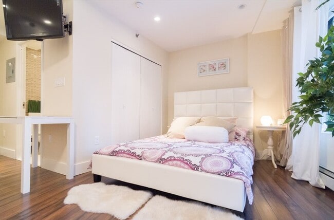 Building Photo - 201 W 72nd St Unit 3D Rental
