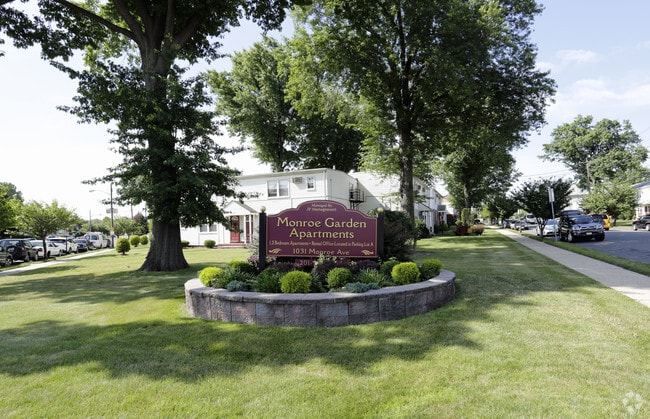 Monroe Gardens
