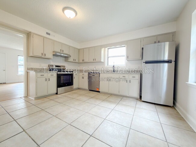 Photo - 2318 Green Forest Dr