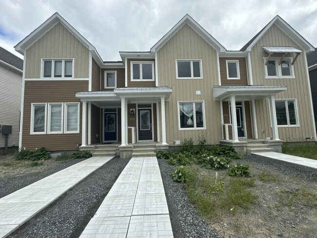 Building Photo - 520 Oldenburg Ave