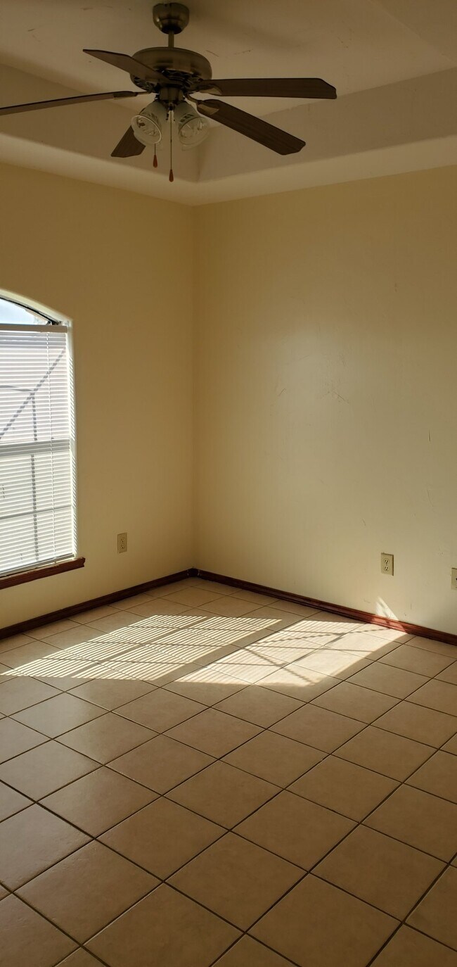 2000 Circle Dr Unit 3
