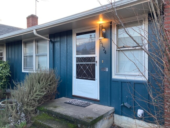 Photo - 6124 NE Multnomah St