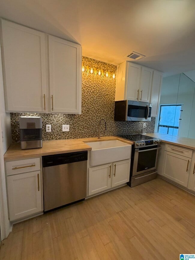 Building Photo - 118 W Green Unit 118