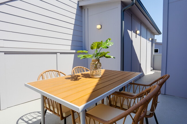 Photo - 2805 Weisenberger St