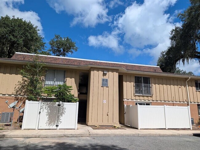 Building Photo - 507 NW 39th Rd Unit 127