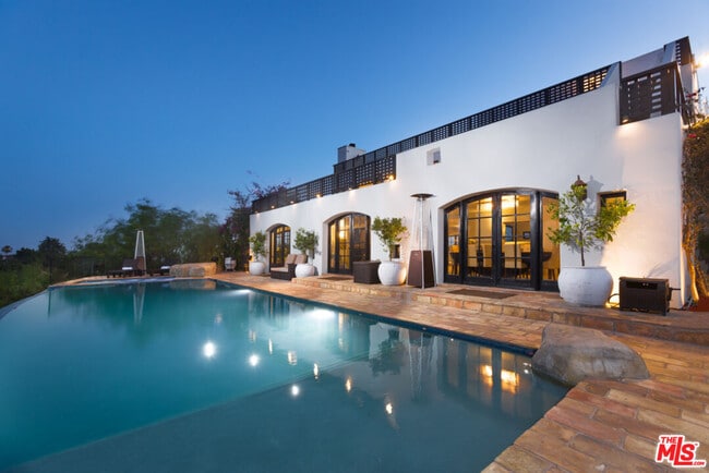 Photo - 13211 Mulholland Dr