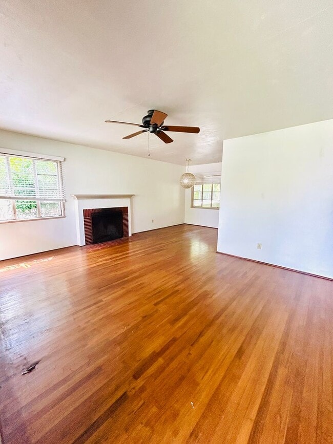 Photo - 427 Palomar Ave