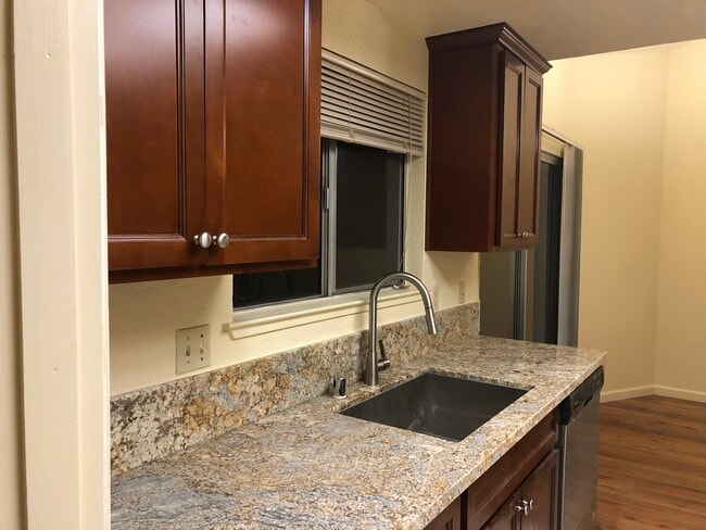 Photo - 5400 Pomegranate Ave