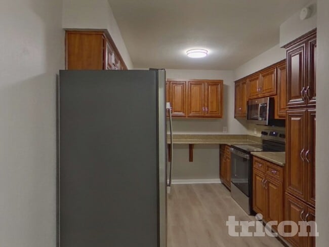 Photo - 1745 Woodridge Dr