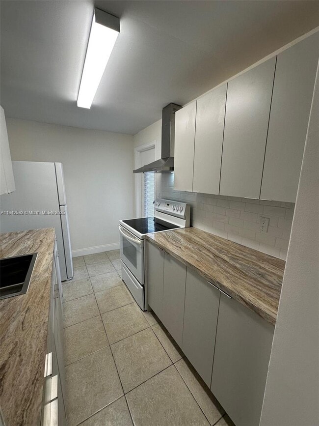 Photo - 1715 N 16th Ave Apartamento Unidad 202