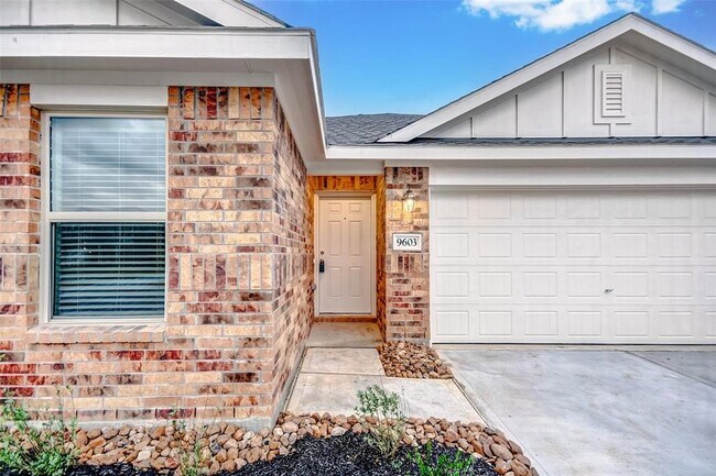 Photo - 9603 Fulvetta Briar Ct