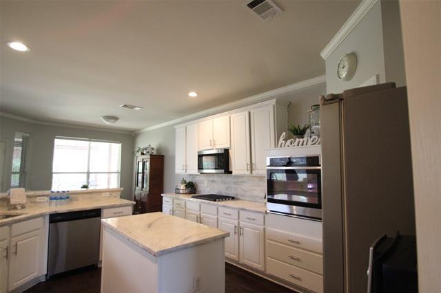 Photo - 1716 Winding Hollow Ln