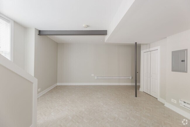 Building Photo - 629 W Melrose St Rental