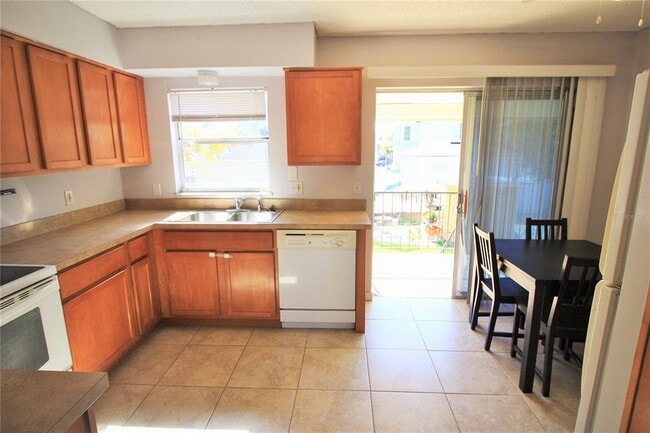 Photo - 1380 Indiana Ave Unit 3