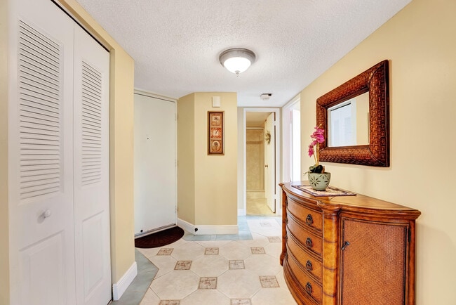 450 Egret Cir Unit 9202