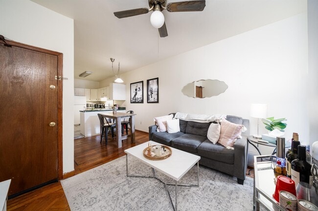 Photo - 1010 Washington St Unidad 4L Rental