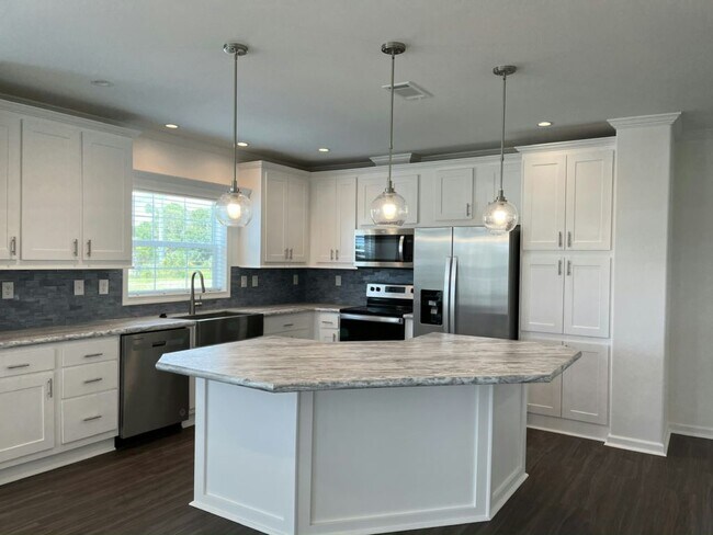 Photo - 978 Avanti Way Blvd