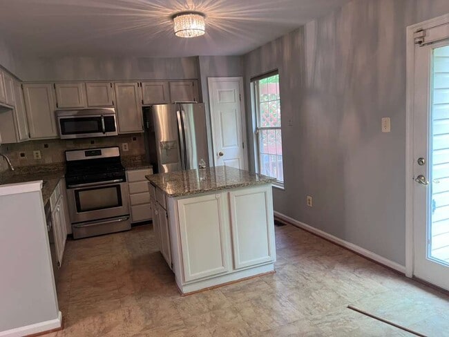 Photo - 6205 Abbottsbury Row