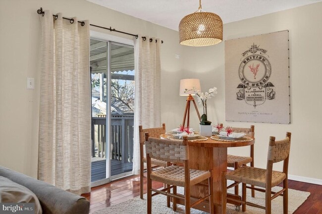 Photo - 462 Worthington Rd