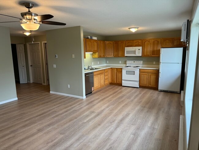 Photo - 615 11th Street Southwest Apartments Unit 205