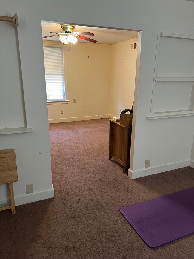 Photo - 1121 Poindexter St Unit 1121 Poindexter St Apt B